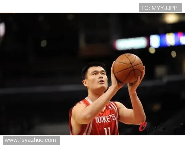 姚明在NBA联赛中的精彩瞬间与辉煌成就回顾 姚明在NBA联赛中的精彩瞬间与辉煌成就回顾