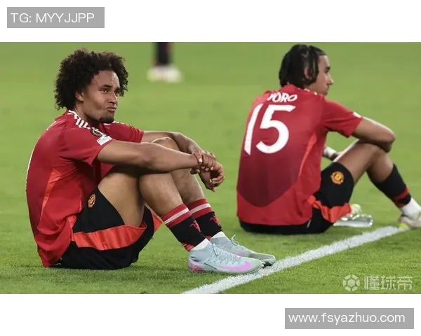 英超激战:多特蒙德与曼联互交白卷精彩瞬间引发全场热议 英超激战:多特蒙德与曼联互交白卷精彩瞬间引发全场热议